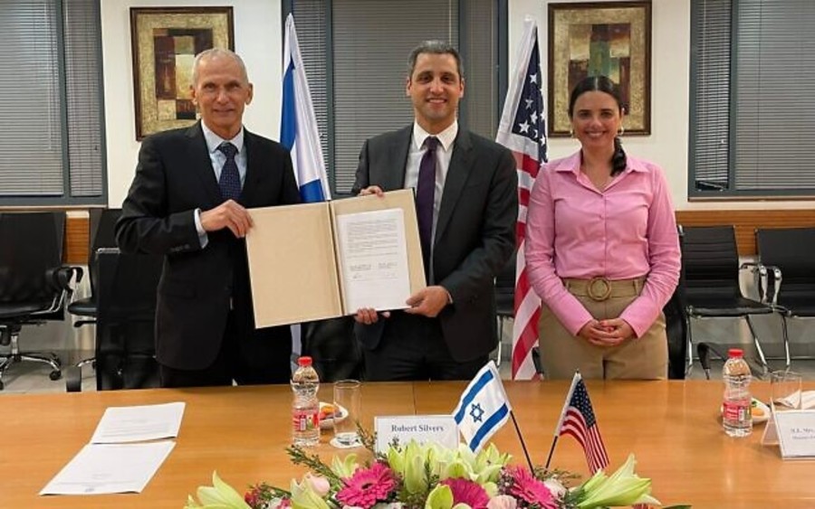 Israeli Public Security Minister Omer Barlev, U.S. Department of Homeland Security Under Secretary for Policy Robert Silvers and Israeli Interior Minister Ayelet Shaked sign an information-sharing agreement in Jerusalem on March 2, 2022. (Photo courtesy)