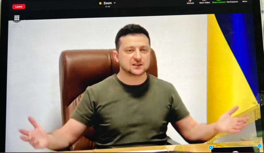 Ukrainian President Volodymyr Zelenskyy talks with U.S. lawmakers over Zoom, Mar. 5, 2022. (Photo: Screenshot
via tweet by Sen. Rubio Marco)