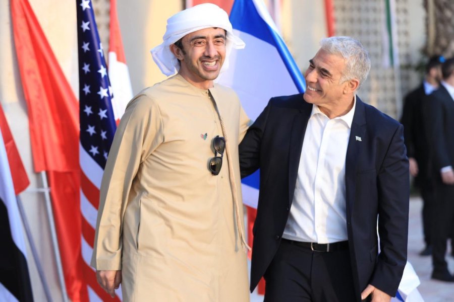 Israeli Foreign Minister Yair Lapid welcomes his Emirati counterpart Sheikh Abdullah bin Zayed al-Nahyan at Sde Boker in southern Israel, March 27, 2022, ahead of the Negev Summit. (Photo: Asi Efrati/GPO)