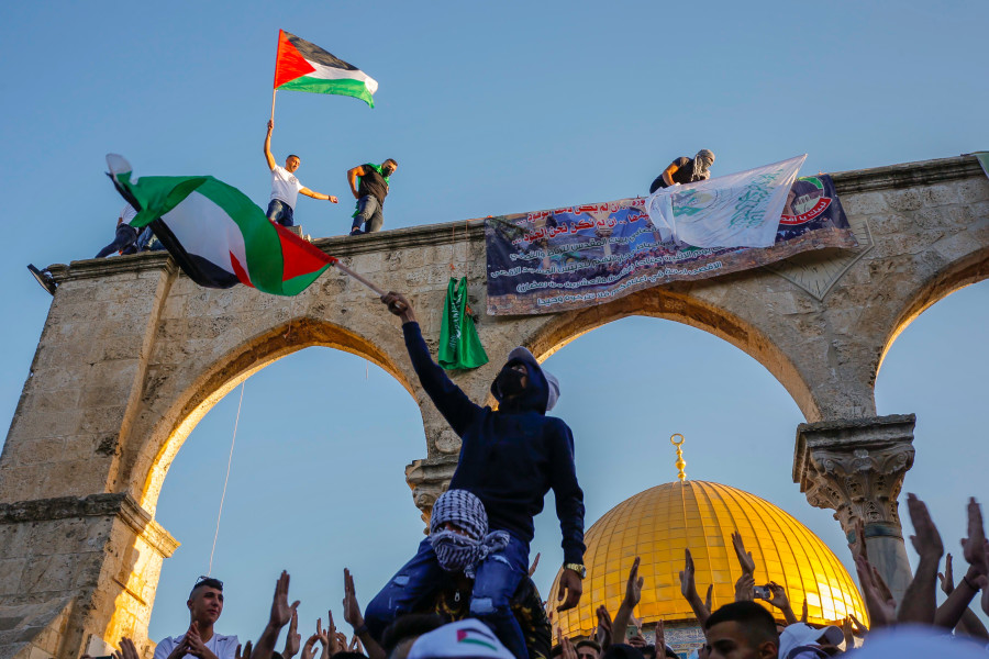 Muslim worshippers during Eid al-Fitr feast, which marks the end of the holy fasting month of Ramadan at the Al-Aqsa Mosque compound in Jerusalem's Old City, May 13, 2021. (Photo: Jamal Awad/Flash90)