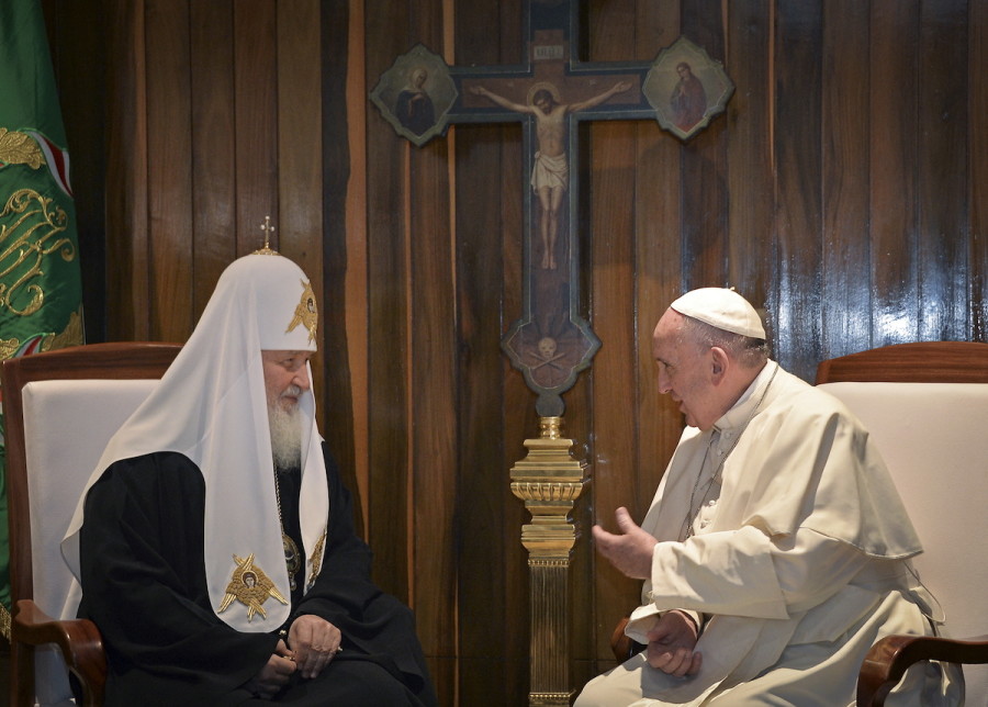 Pope Francis (R) and Russian Orthodox Patriarch Kirill meet in Havana February 12, 2016. (Photo: Reuters/Adalberto Roque/Pool/File Photo)