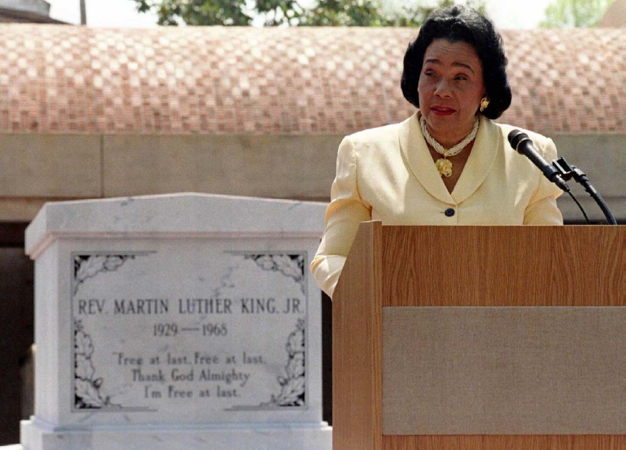 Coretta Scott King, widow of civil rights leader Rev. Martin Luther King, Jr., speaks on the 29th anniversary of his death at the King Center in Atlanta, April 4, 1997 (Photo: Reuters)