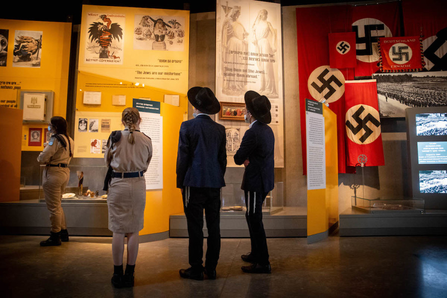 Visitors seen at the Yad Vashem Holocaust Memorial Museum in Jerusalem, Apr. 4, 2021, ahead of Israeli Holocaust Remembrance Day. (Photo: Yonatan Sindel/Flash90)