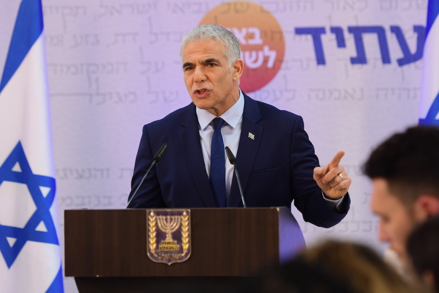 Israeli Foreign Minister Yair Lapid holds a press conference in Tel Aviv, Apr. 14, 2022. (Photo: Avshalom Sassoni/Flash90)