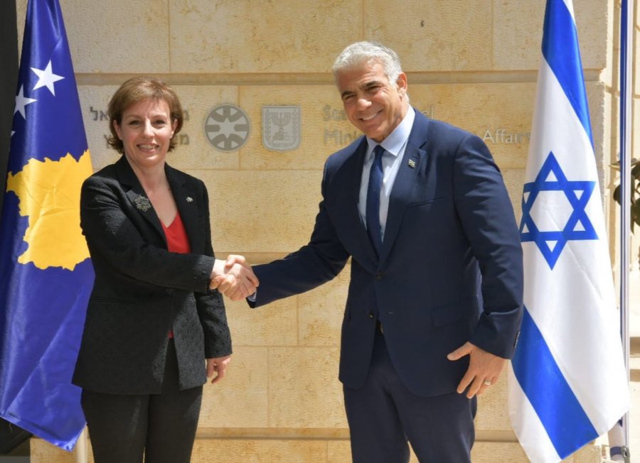 Israeli Foreign Minister Yair Lapid hosts Kosovo's Foreign Minister Donika Gërvalla-Schwarz in Jerusalem, May 9, 2022 (Photo: Shlomi Amsalem/GPO)