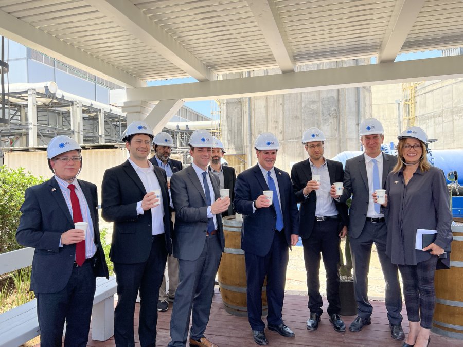 Arizona Governor Doug Ducey (C) touring a desalination plant in Israel, May 31, 2022 (Photo: Doug Ducey/Twitter)