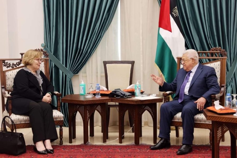 US Assistant Secretary of State for Near Eastern Affairs Barbara Leaf meets with Palestinian Authority President Mahmoud Abbas at his office in Ramallah, June 11, 2022. (Photo: US State Department/Twitter)