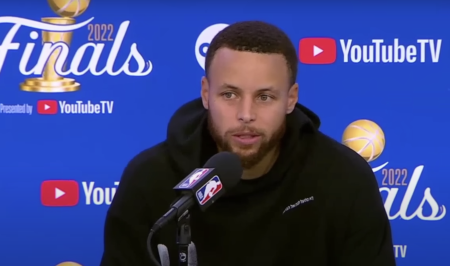 Golden State Warrior's Stephen Curry wears a sweatshirt with Hebrew on it during an NBA Finals postgame press conference, June 11, 2022 (Photo: Screenshot)