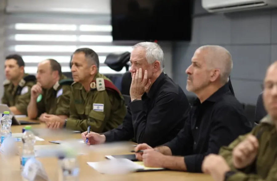 IDF Chief of Staff Aviv Kochavi, Defense Minister Benny Gantz and Shin Bet Head Ronen Bar, April 24, 2022
(Photo: Israeli Defense Ministry)