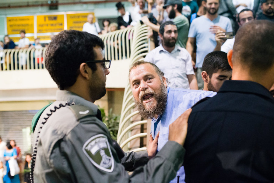 Lehava's CEO Benzi Gopstein is being arrested by police for harassing people at a Christian event in Jerusalem, Sep. 22, 2016. (Photo: Dor Kedmi/Flash90)