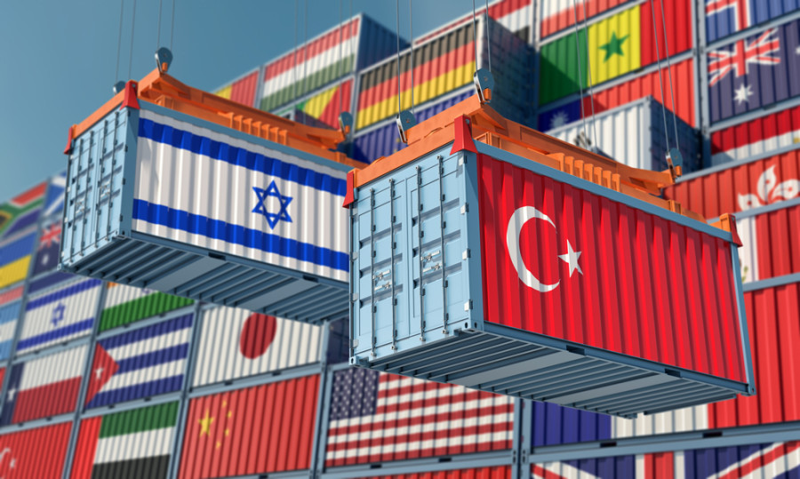 Illustrative freight containers with Turkish and Israeli flag (Photo: Shutterstock)