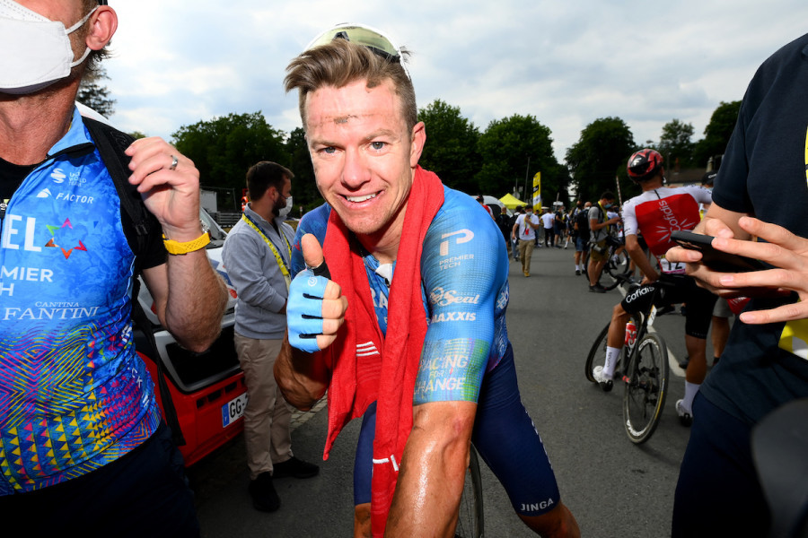 Israel-Premier Tech's Simon Clarke celebrates after winning stage 5 Tour de France, July 6, 2022 (Photo: Pool via Reuters/Tim De Waele)