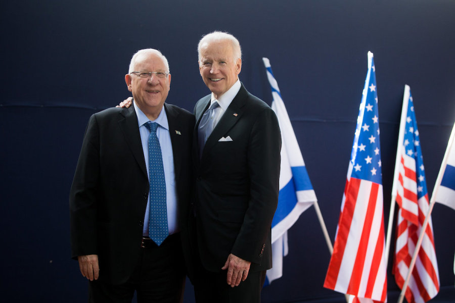 Then-Israeli President Reuven Rivlin (L) poses for a picture with then-U.S. Vice President Joe Biden in Jerusalem, March 9, 2016. (Photo: Yonatan Sindel/Flash90)