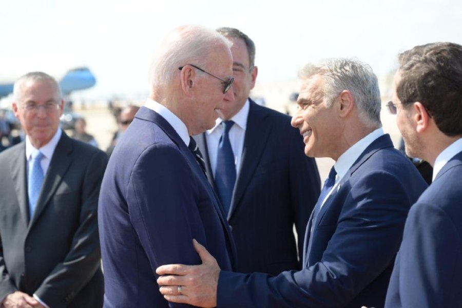 Israeli Prime Minister Yair Lapid and President Isaac Herzog bid farewell to U.S. President Joe Biden, July 15, 2022 (Photo: Amos Ben-Gershom/GPO)