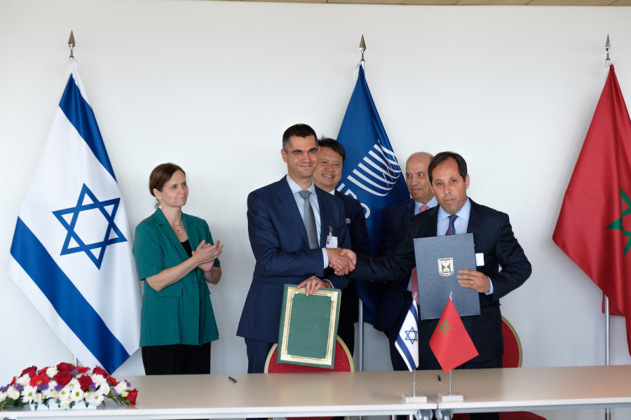 Israeli and Moroccan representatives sign an intellectual property MOU in Geneva, July 18, 2022 (Photo: Mission of Israel to the UN at Geneva)