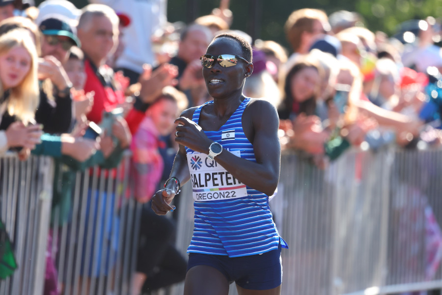 Lonah Chemtai Salpeter competing in the Women's Marathon at the IAAF World Championships in Oregon, USA, July 18, 2022. (Photo: Yohei Osada/AFLO SPORT)