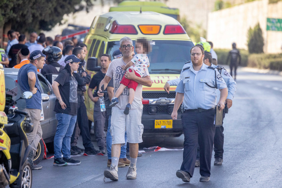 Meshi Ben Ami, Ynet photographer who shot and killed the terrorist at the scene of a stabbing attack on a bus in Jerusalem, July 19, 2022. (Photo: Yonatan Sindel/Flash90)