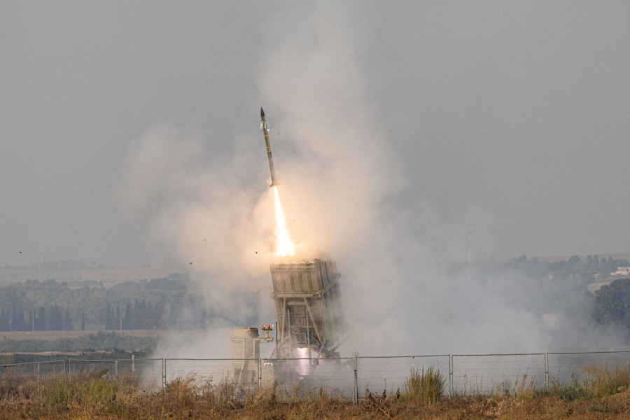 Iron Dome defense system fires interception missiles at rockets fired from the Gaza Strip to Israel, August 6, 2022. (Photo: Yonatan Sindel/Flash90)
