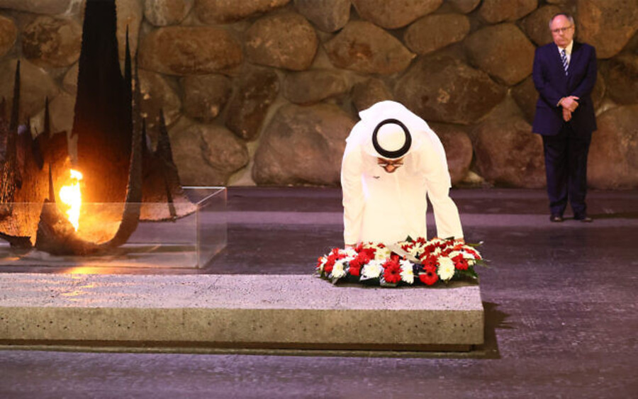 UAE Foreign Minister Sheikh Abdullah bin Zayed Al Nahyan visits the Yad Vashem Holocaust Memorial and Museum in Jerusalem, Sept. 15, 2022. (Photo: Yad Vashem/Miri Shimonovich)