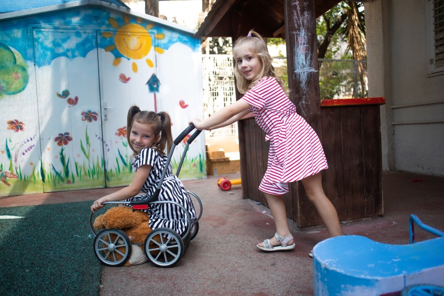 Ukrainian refugees participating in a program by Early Starters International (Photo: Yuval Cohen Harounoff)