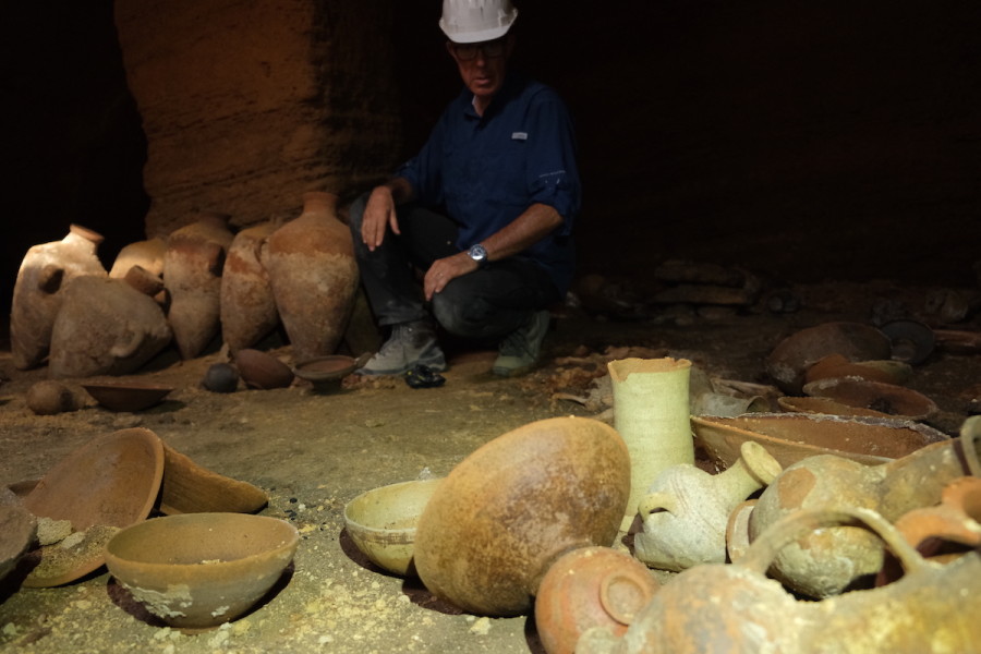 Burial cave discovered at Palmahim Beach National Park (Photo: Emil Aladjem/Israel Antiquities Authority)