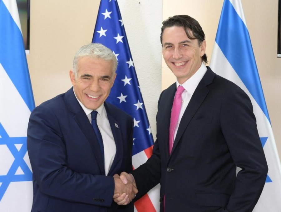 Israeli Prime Minister Yair Lapid meets with Amos Hochstein regarding the maritime border agreement with Lebanon, Oct. 27, 2022 (Photo: Amos Ben-Gershom/GPO)