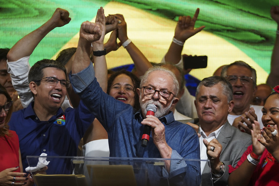 Brazil's presidential candidate and former Brazilian President Luiz Inacio Lula da Silva of the Workers' Party raises his fist during his first speech to the press after his victory over then-President Bolsonaro of the Liberal Party in the city of São Paulo, Oct. 31, 2022 (Photo: Lincon Zarbietti/DPA via Reuters)