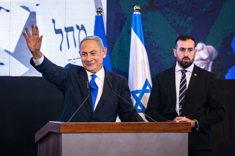 Head of the Likud party Benjamin Netanyahu addresses his supporters on the night of the Israeli elections, at the party headquarters in Jerusalem, Nov. 2, 2022. (Photo: Olivier Fitoussi/Flash90)