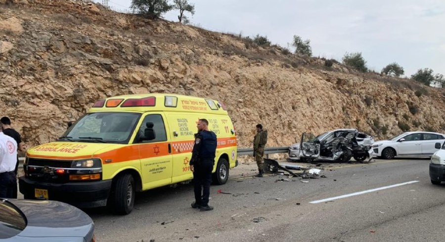 Scene of the car ramming attack near Ariel, Nov. 15, 2022 (Photo: Magen David Adom)