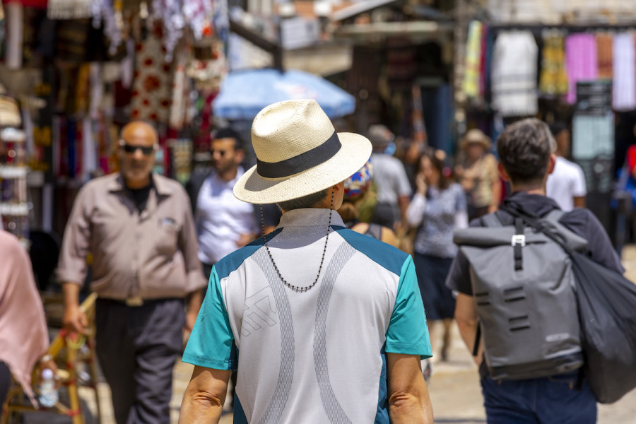 Tourists near Jaffa gate in Jerusalem's Old City, June 23, 2022. (Photo: Olivier Fitoussi/Flash90)