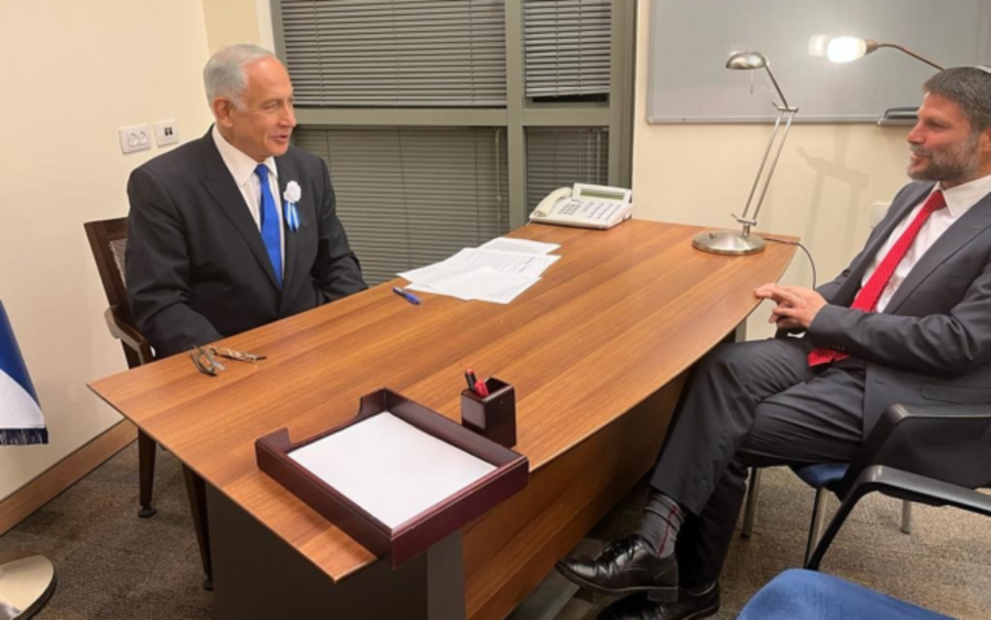 Likud leader Benjamin Netanyahu meets with Religious Zionism head Bezalel Smotrich, Nov. 15, 2022. (Photo: Likud)