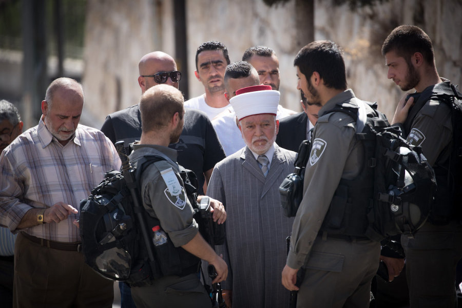 The mufti of Jerusalem, Muhammad Ahmad Hussein near the Temple Mount complex in Jerusalem’s Old City, July 14, 2017. (Photo: Yonatan Sindel/Flash90)