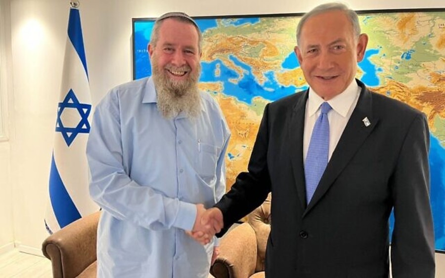 MK Avi Maoz (L) and Likud head Benjamin Netanyahu after signing a coalition deal on Nov. 27, 2022. (Photo: Likud)
