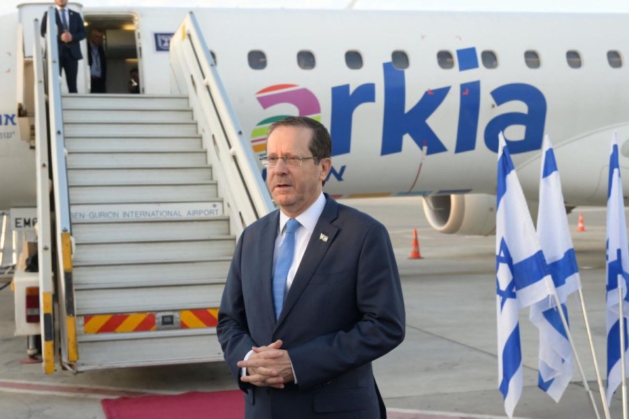 Israeli President Isaac Herzog departs for a state visit to the Kingdom of Bahrain, Dec. 4, 2022 (Photo: Amos Ben-Gershom/GPO)