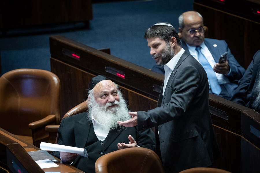 Religious Zionist head Bezalel Smotrich with MK Yitzchak Goldknopf at the Knesset assembly hall, Nov. 21, 2022. (Photo: Yonatan Sindel/Flash90)