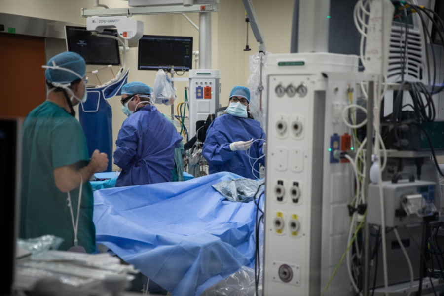 Israeli doctors perform cardiac catheterizations at Hadassah Ein Karem Hospital, in Jerusalem, Jan. 20, 2020. (Photo: Hadas Parush/Flash90)