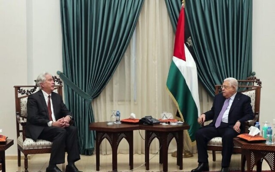 CIA director William Burns meets with Palestinian Authority President Mahmoud Abbas in Ramallah, Jan. 29, 2023. (Photo: Wafa)