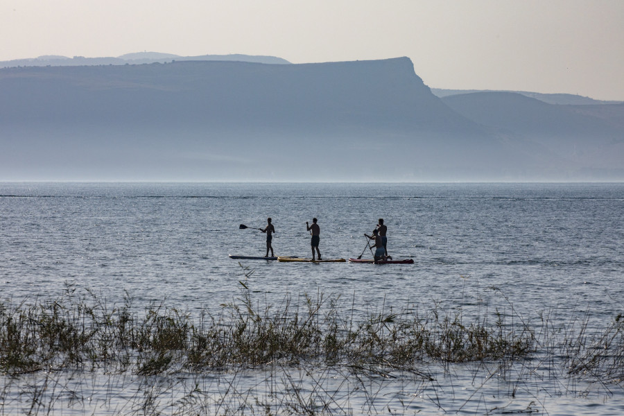 Israelis enjoy the Sea of Galilee next to the city of Tiberias, June 23, 2015. (Photo: Olivier Fitoussi/Flash90)