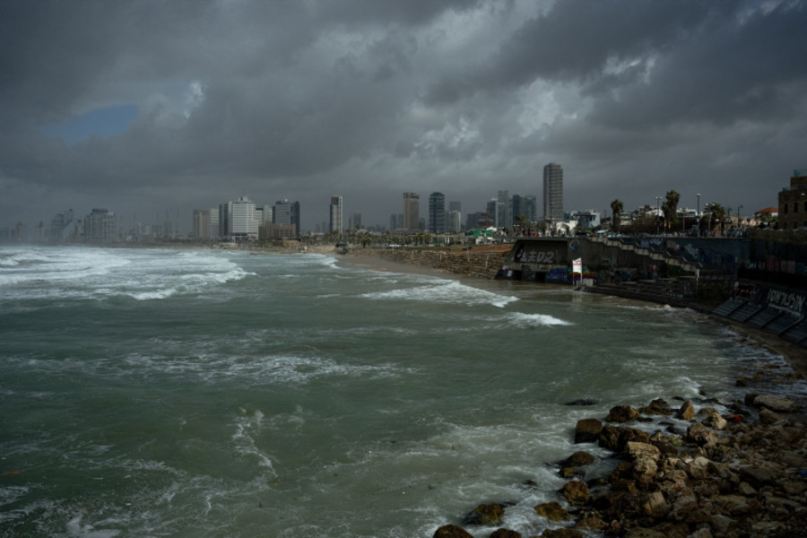 View of the sea in Tel Aviv during a storm, Feb. 6, 2023. (Photo: Erik Marmor/Flash90)