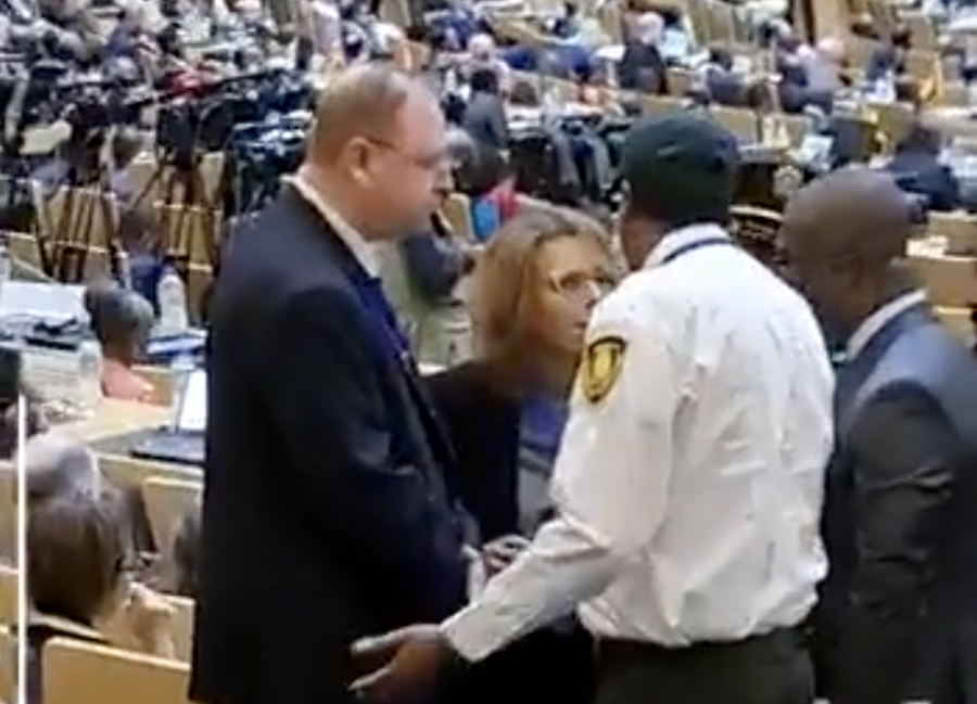 Security guards remove the Israeli delegation headed by Sharon Bar-Li (center) from the African Union summit in Addis Ababa, Ethiopia, Feb. 18, 2023. (Photo: Screenshot)