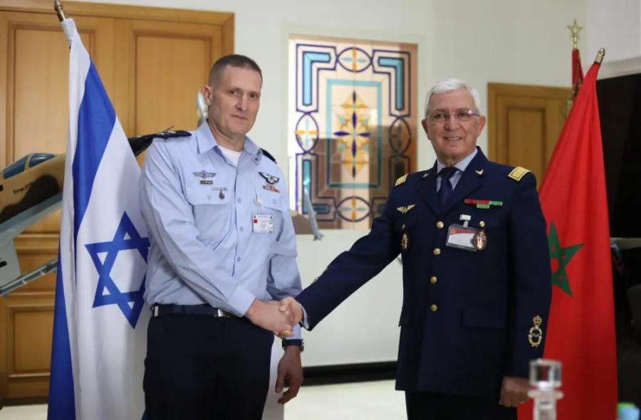 Israeli Air Force Commander General Tomer Bar meets his Moroccan counterpart General El Abd Bohamid in Morocco (Photo: IDF)