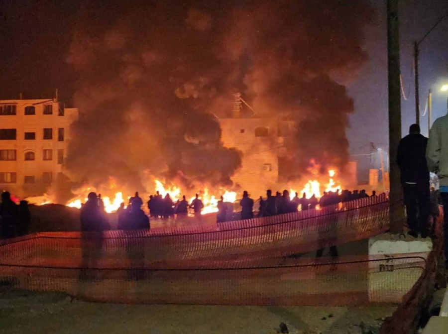 Settlers burn cars and houses in Huwara (Photo from social media used in accordance with Clause 27a of the Copyright Law)