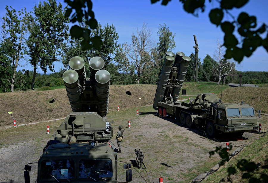 Russian S-400 missile air defense systems are seen during a training exercise at a military base in Kaliningrad region, Russia, Aug. 11, 2020. (Photo: REUTERS/Vitaly Nevar/File Photo)