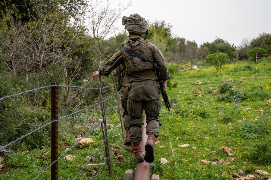 IDF soldiers searching the area on the Lebanese-Israeli border (Photo: IDF)
