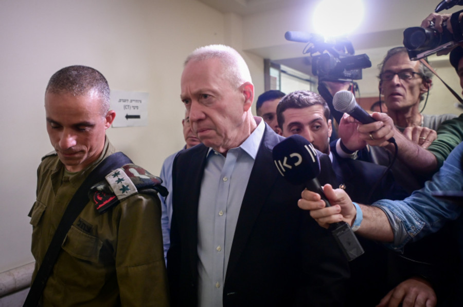 Israeli Minister of Defense Yoav Gallant visits Israelis injured in last night's terror attack, at Beilinson Hospital, on March 26, 2023. Photo by Avshalom Sassoni/FLASH90