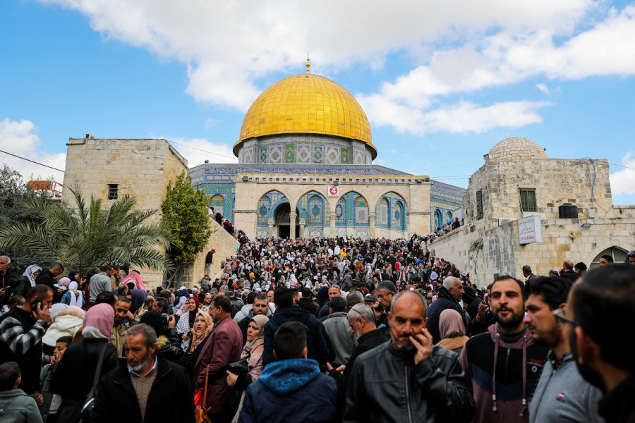 Thousands of Muslim worshipers attend the second Friday prayers of the holy month of Ramadan at the Al Aqsa Mosque Compound in Jerusalem's Old City, March 31, 2023. (Photo: Jamal Awad/Flash90)