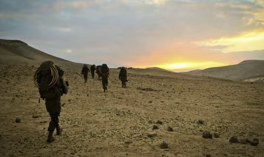 IDF soldiers training in the Negev Desert (Photo: Cpl. Zev Marmorstein/Israel Defense Forces)