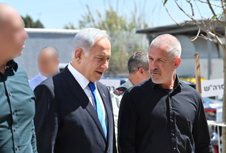 Israeli Prime Minister Benjamin Netanyahu and Shin Bet chief Ronen Bar at a pre-Passover toast, Apr. 4, 2023. (Photo: Kobi Gideon/GPO)