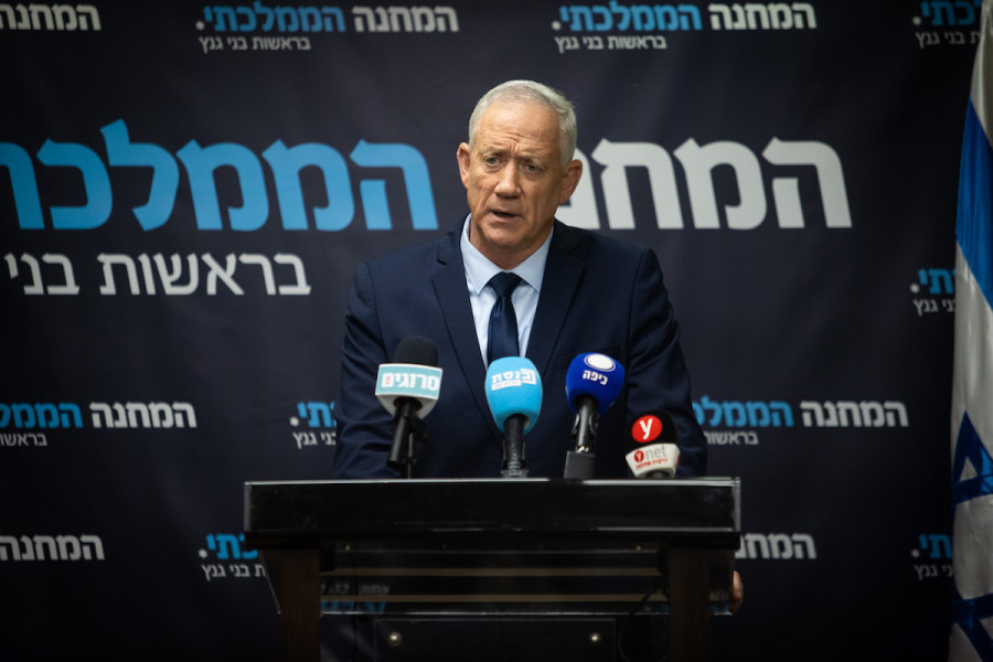Leader of the National Unity Party Benny Gantz speaks to the media at the Knesset in Jerusalem, Mar. 27, 2023. (Photo: Yonatan Sindel/Flash90)