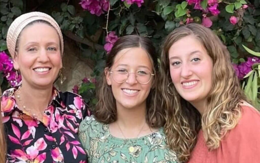Lucy Dee and her daughters Maya and Rina, who were all killed in a terror attack on Apr. 7, 2023 (Photo: Social Media)